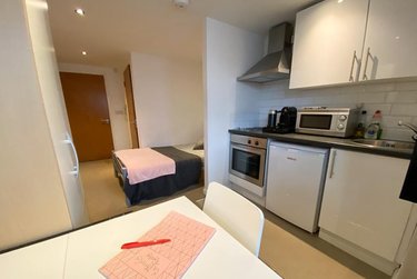 1 bed studio, Filey Lane, Broomhall, Sheffield, S37BR - Image 2