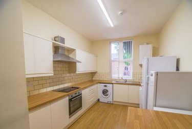 4 bed house, 213b Cemetery Road, Sharrow, Sheffield, S118FQ - Image 1