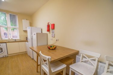 4 bed house, 213b Cemetery Road, Sharrow, Sheffield, S118FQ - Image 2