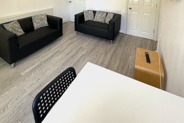 4 bed house, Harefield Road, Sharrow, Sheffield, S118NU - Image 2