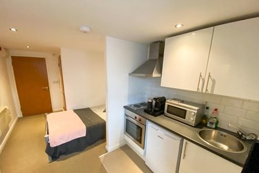 1 bed studio, Filey Lane, Broomhall, Sheffield, S37BR - Image 6