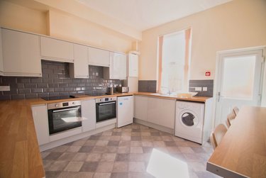 6 bed house, Washington Road, Sharrow, Sheffield, S118BN - Image 1