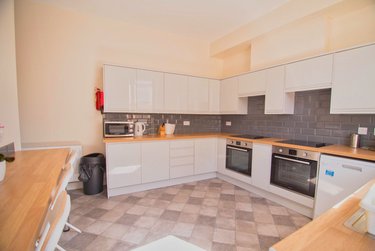 6 bed house, Washington Road, Sharrow, Sheffield, S118BN - Image 2
