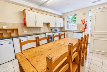 7 bed house, Harcourt Road, Crookesmoor, Sheffield, S101DH - Image 1