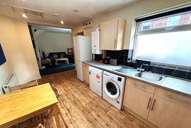3 bed house, 33a Cemetery Avenue, Sharrow, Sheffield, S118NT - Image 1
