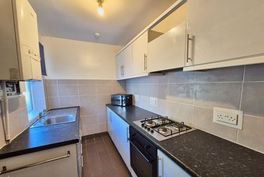 3 bed house, City Road, Heeley, Sheffield, S25HE - Image 3