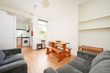 3 bed house, Beehive Road, Crookesmoor, Sheffield, S101EP - Image 2