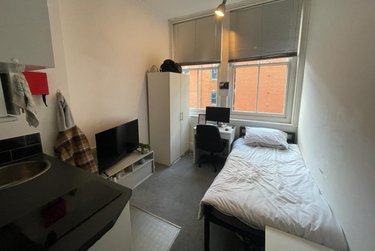 1 bed studio, Arundel Street, Devonshire Green, Sheffield, S14FL - Image 1