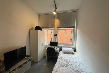 1 bed studio, Arundel Street, Devonshire Green, Sheffield, S14FL - Image 2