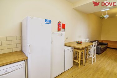 6 bed house, Cemetery Road, Sharrow, Sheffield, S118FQ - Image 2
