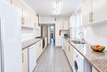 7 bed house, Holberry Gardens, Broomhall, Sheffield, S102FR - Image 1