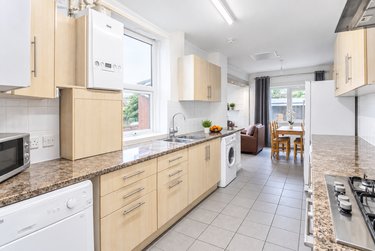 7 bed house, Holberry Gardens, Broomhall, Sheffield, S102FR - Image 2