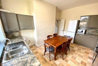 6 bed house, Beech Hill Road, Broomhall, Sheffield, S102SB - Image 3