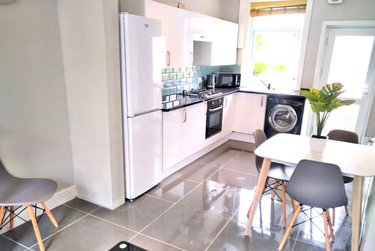 3 bed house, Eastwood Road, Sharrowvale, Sheffield, S118QE - Image 1