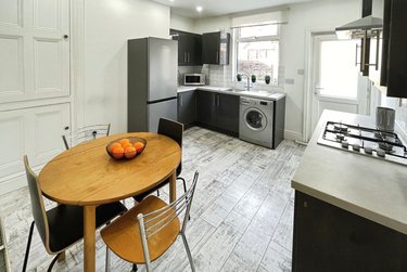 4 bed house, Harefield Road, Sharrow, Sheffield, S118NU - Image 1