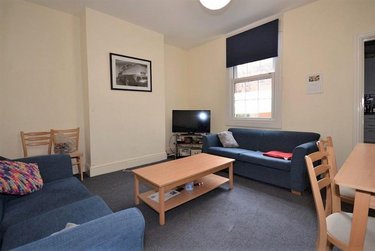 6 bed house, Travis Place, Broomhall, Sheffield, S102DB - Image 1