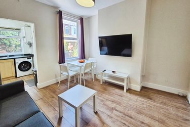 3 bed house, Eastwood Road, Sharrowvale, Sheffield, S118QE - Image 2