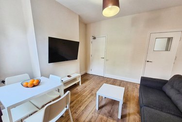 3 bed house, Eastwood Road, Sharrowvale, Sheffield, S118QE - Image 1