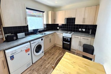 3 bed house, 33a Cemetery Avenue, Sharrow, Sheffield, S118NT - Image 2