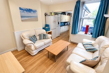 5 bed house, Shoreham Street, Heeley, Sheffield, S14ST - Image 1