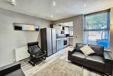 4 bed house, Shoreham Street, Heeley, Sheffield, S24FE - Image 2