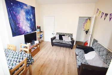 4 bed house, Harefield Road, Sharrow, Sheffield, S118NU - Image 2