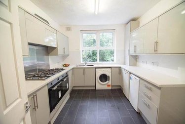 7 bed house, Crookesmoor Road, Crookesmoor, Sheffield, S101BD - Image 2
