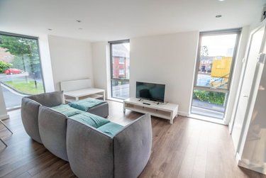5 bed house, Henry Street, Upperthorpe, Sheffield, S37LU - Image 2
