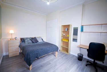 7 bed house, Broomspring Lane, Devonshire Green, Sheffield, S102FB - Image 4