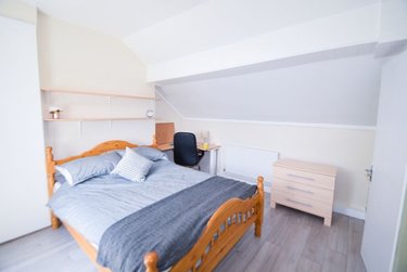 7 bed house, Broomspring Lane, Devonshire Green, Sheffield, S102FB - Image 8