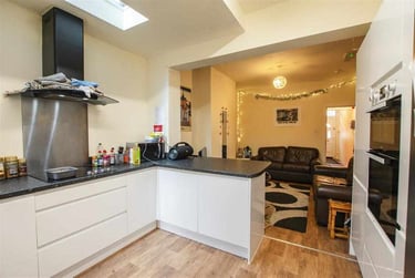 6 bed house, Hubert Road, Selly Park, Birmingham, B296EP - Image 3