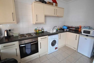1 bed flat, Roath, Plasnewydd, Cardiff, CF243PT - Image 2