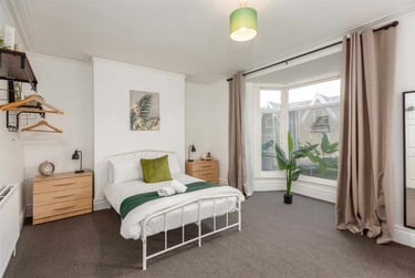 6 bed house, St Albans Road, Brynmill, Swansea, SA20BP - Image 1