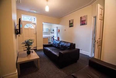 5 bed house, Newington Road, Sharrowvale, Sheffield, S118RZ - Image 2