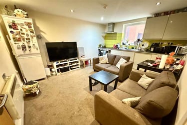 4 bed flat, 10 Denby Street, Highfield, Sheffield, S24QH - Image 1