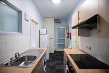 1 bed flat, Clarkehouse Road, Broomhall, Sheffield, S102LG - Image 5