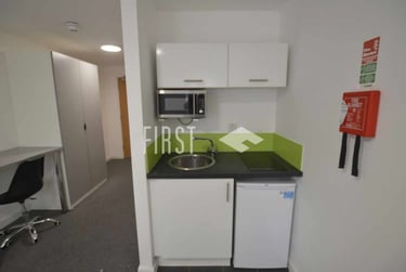 1 bed studio, Tudor Road, City Centre, Leicester, LE35HU - Image 2