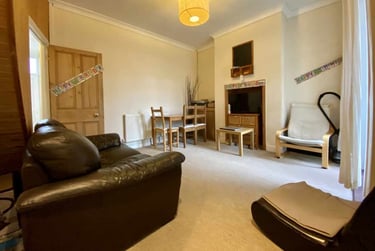 3 bed house, Heath, Maindy, Cardiff, CF143PS - Image 2