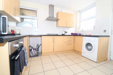 6 bed house, Roath, Cathays, Cardiff, CF244GD - Image 2