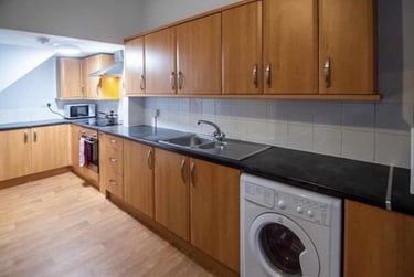 6 bed house, Clarkehouse Road, Broomhall, Sheffield, S102LG - Image 3