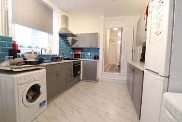 5 bed house, Cathays, Cardiff, CF244QQ - Image 2