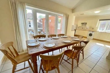 8 bed house, Earlham Green Lane, Earlham, Norwich, NR58HA - Image 4