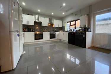 8 bed house, Cathays, Cardiff, CF244BP - Image 3