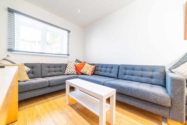 7 bed house, Cathays, Cardiff, CF244DB - Image 2