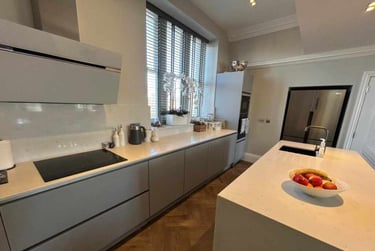 2 bed house, Cardiff Bay, Cardiff, CF105LG - Image 3