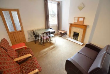 4 bed house, Thurlow Road, Clarendon Park, Leicester, LE21YE - Image 1