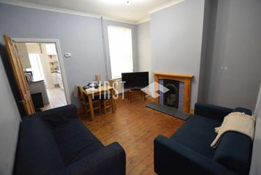 3 bed house, Knighton Fields Road East, Knighton, Leicester, LE26DQ - Image 1