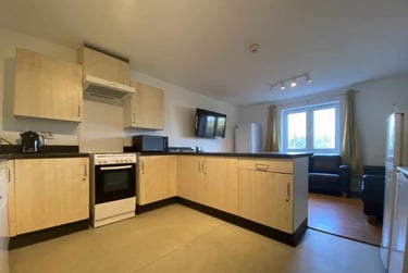 1 bed flat, Cathays, Cardiff, CF244PH - Image 2