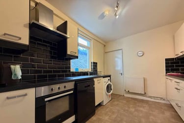 5 bed house, Cathays, Plasnewydd, Cardiff, CF244BT - Image 3
