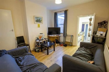 6 bed house, Tiverton Road, Selly Park, Birmingham, B296BS - Image 2